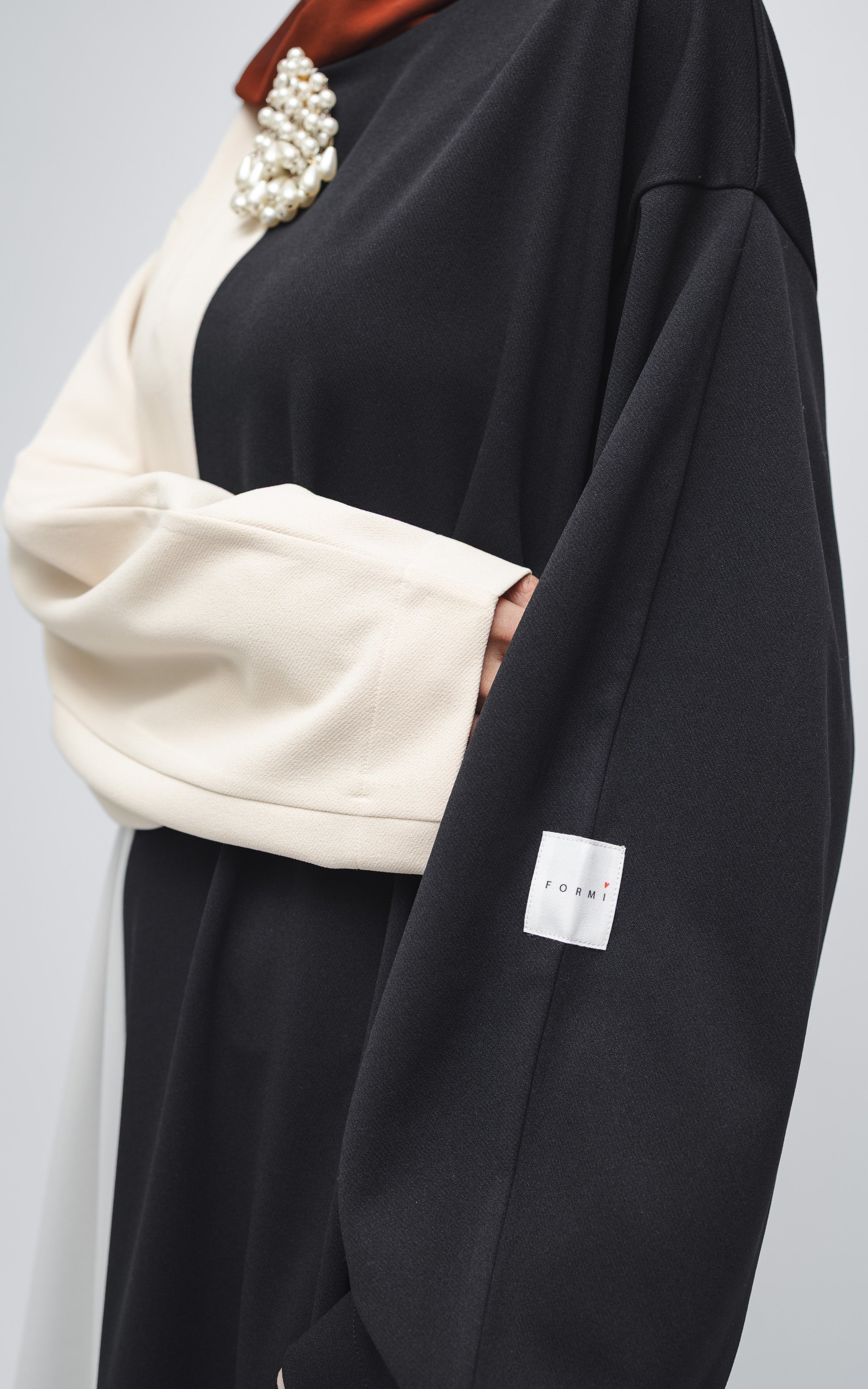 SWAN ABAYA